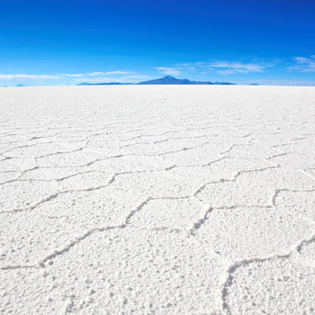 1939116-en-bolivie-le-salar-de-uyuni.jpg