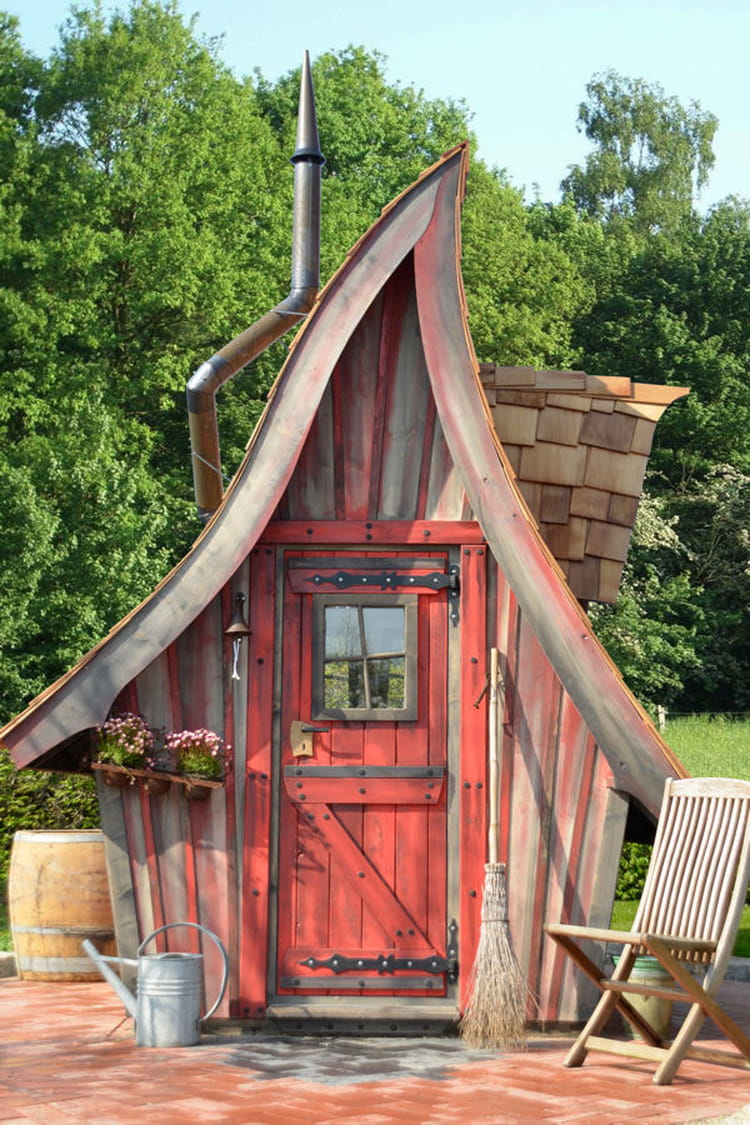 Kinderspielhaus Holz Hexenhaus ~ Des cabanes de rêve pour sublimer votre jardin Linternaute Kinderspielhaus Holz Hexenhaus ~ Des cabanes de rêve pour sublimer votre jardin Linternaute