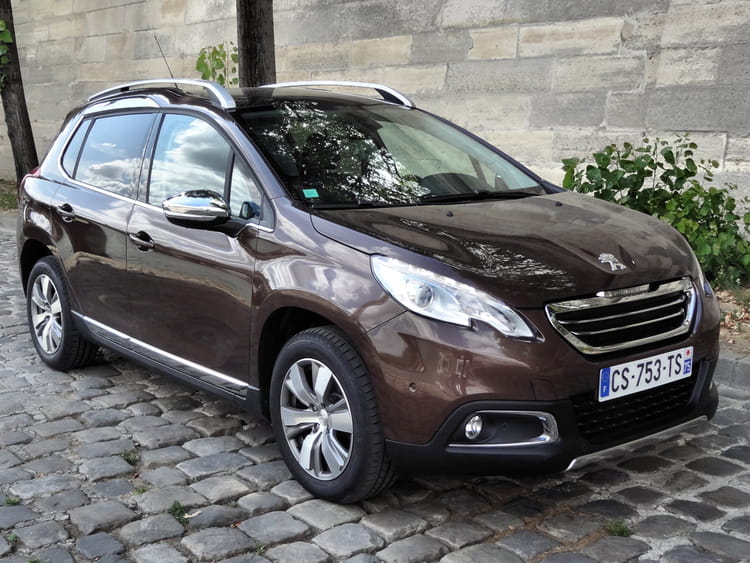 Essai Peugeot 2008 : une belle polyvalence 1808865-design-sobre-mais-reussi