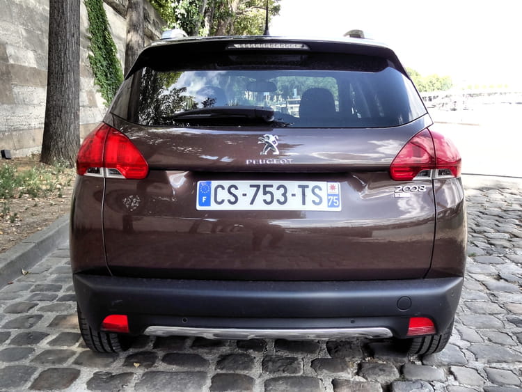 Essai Peugeot 2008 : une belle polyvalence 1808867-petite-mais-costaude
