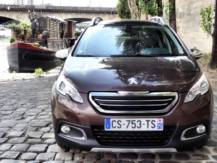 Essai Peugeot 2008 : une belle polyvalence 1808869-un-crossover-elegant
