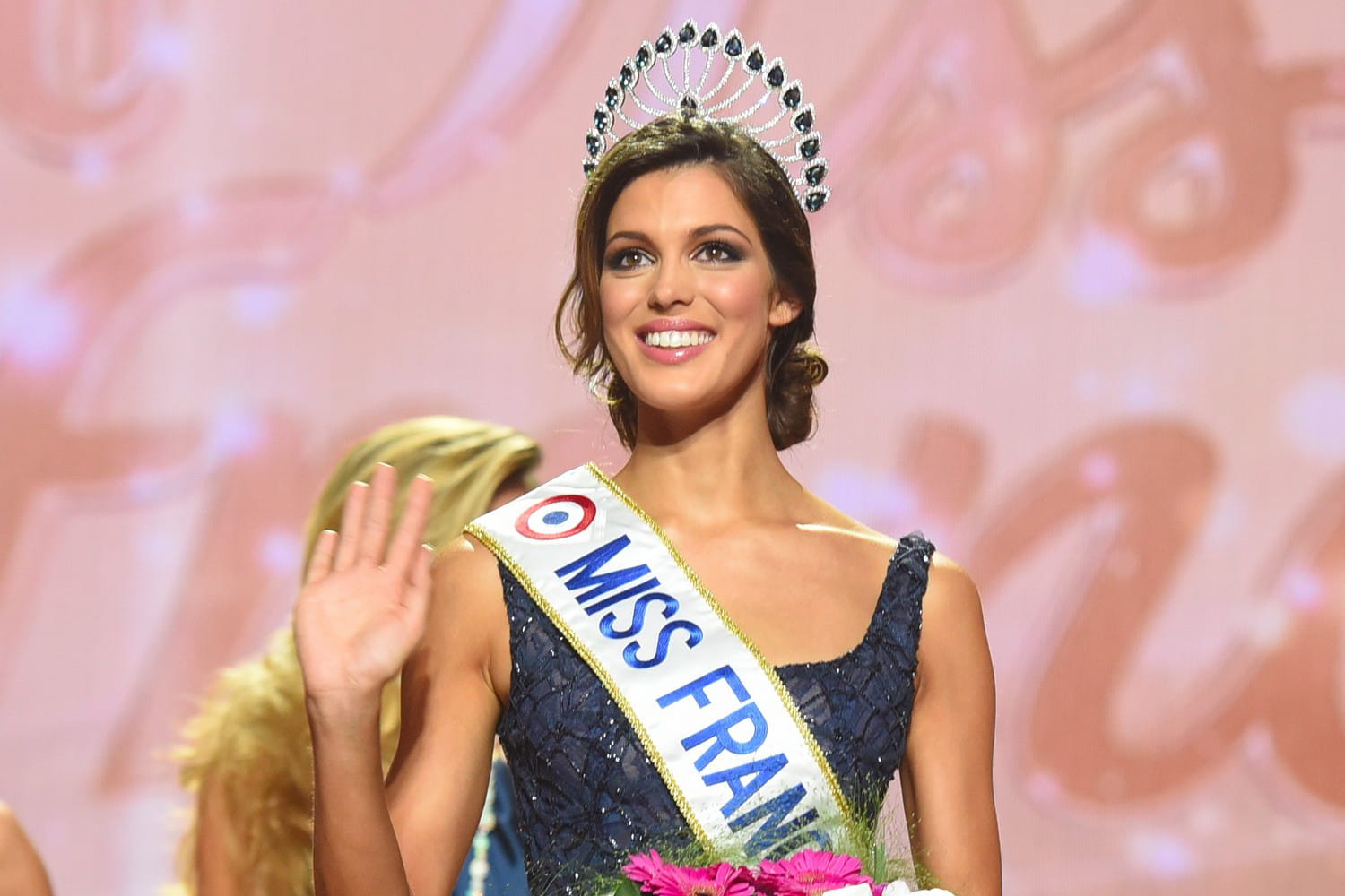 10216970-miss-france-2016-iris-mittenaere-nouvelle-gagnante-du-nord-pas-de-calais-apres-camille-cerf.jpg