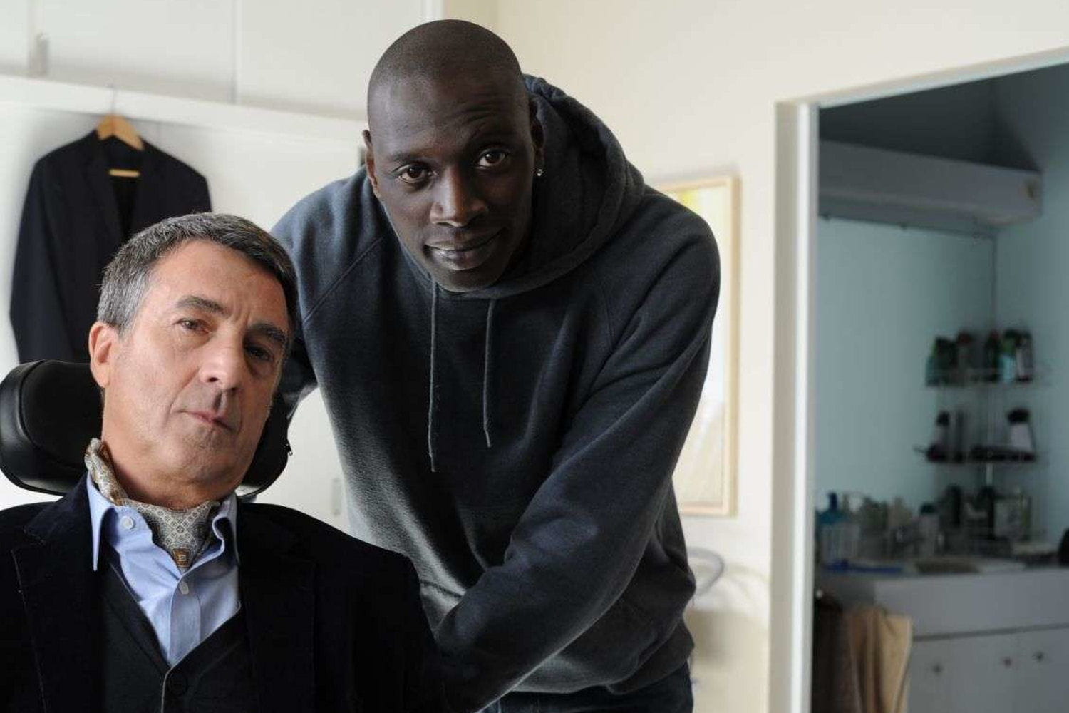 bryan cranston kevin hart intouchables remake intouchables bryan cranston et kevin hart 224 la bryan cranston kevin hart intouchables remake intouchables bryan cranston et kevin hart 224 la