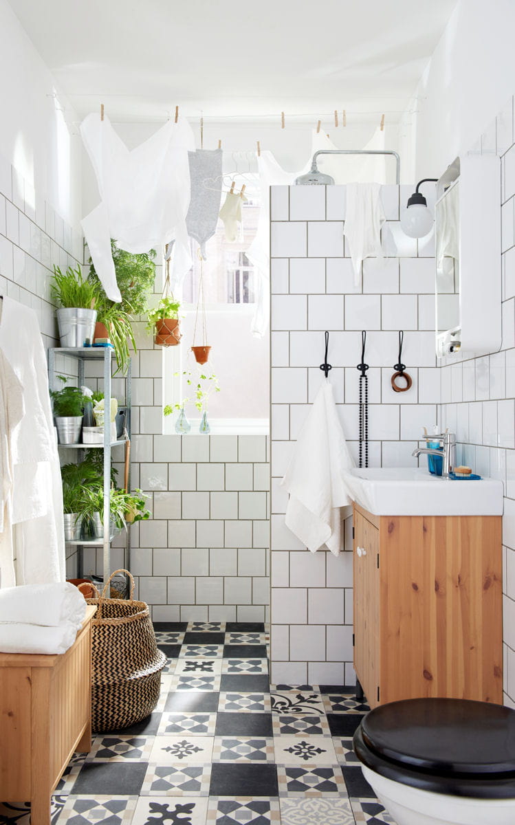 Salle de bain carreaux de ciment et bois avec haute résolution ...