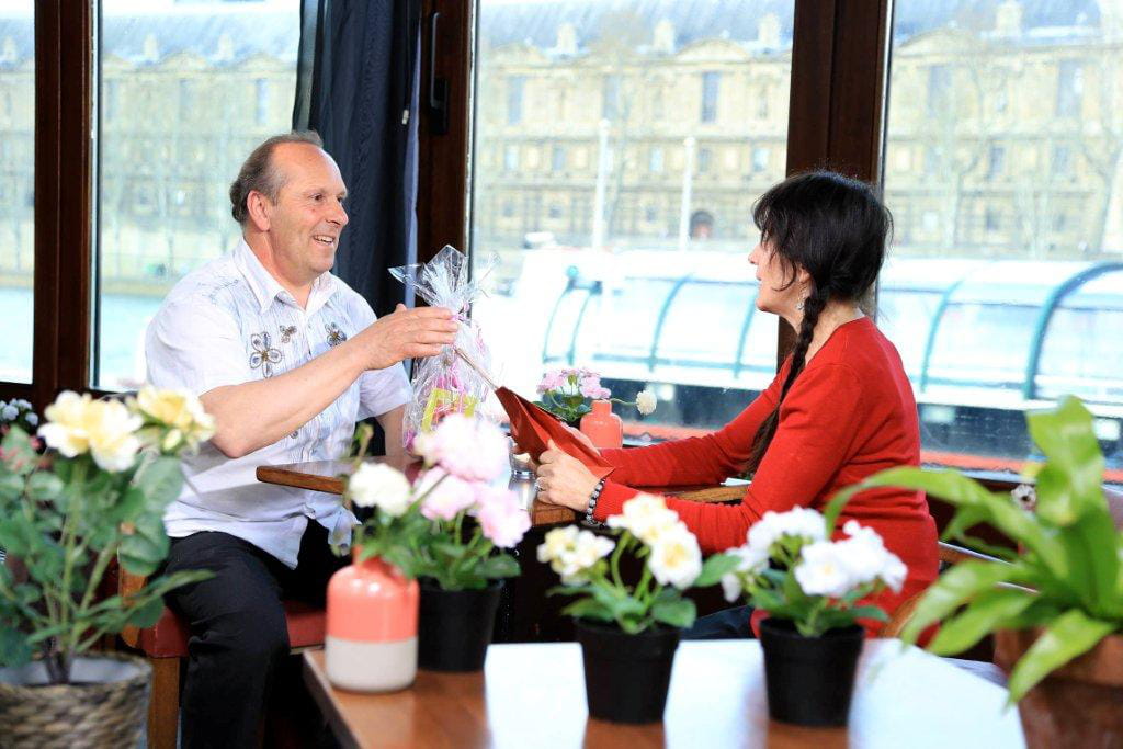 Site de rencontre l'amour est dans le pre