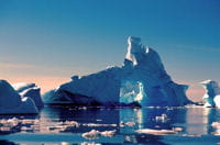 la proximité de l'océan glacial antarctique est à l'origine de tempêtes